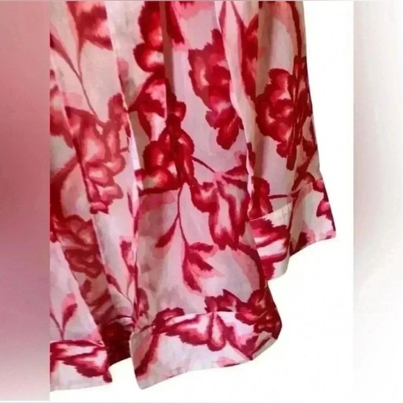 House of Harlow 1960 x Revolve Yuliana Bed
Kimono White and Red - Picture 4 of 12